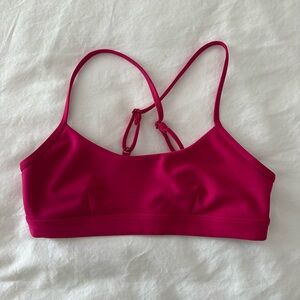 Alo Yoga Airlift Intrigue Bra Hot Pink XS